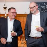 Vizeregierungschefin Sabine Monauni, Mitte, zusammen mit Vertretern der Gruppe Internationales Grenzlandtreffen, vertreten durch zahlreiche Geschaeftsfuehrer von Handwerks- und Wirtschaftskammern aus der Schweiz, Oesterreich und Deutschland, aufgenommen am Freitag, 29. April 2022, im Restaurant Au in Vaduz. Foto & Copyright: IKR/Eddy Risch.
